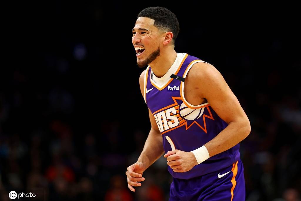 多…多少？曝布克正在与太阳商讨2年1.5亿续约合同