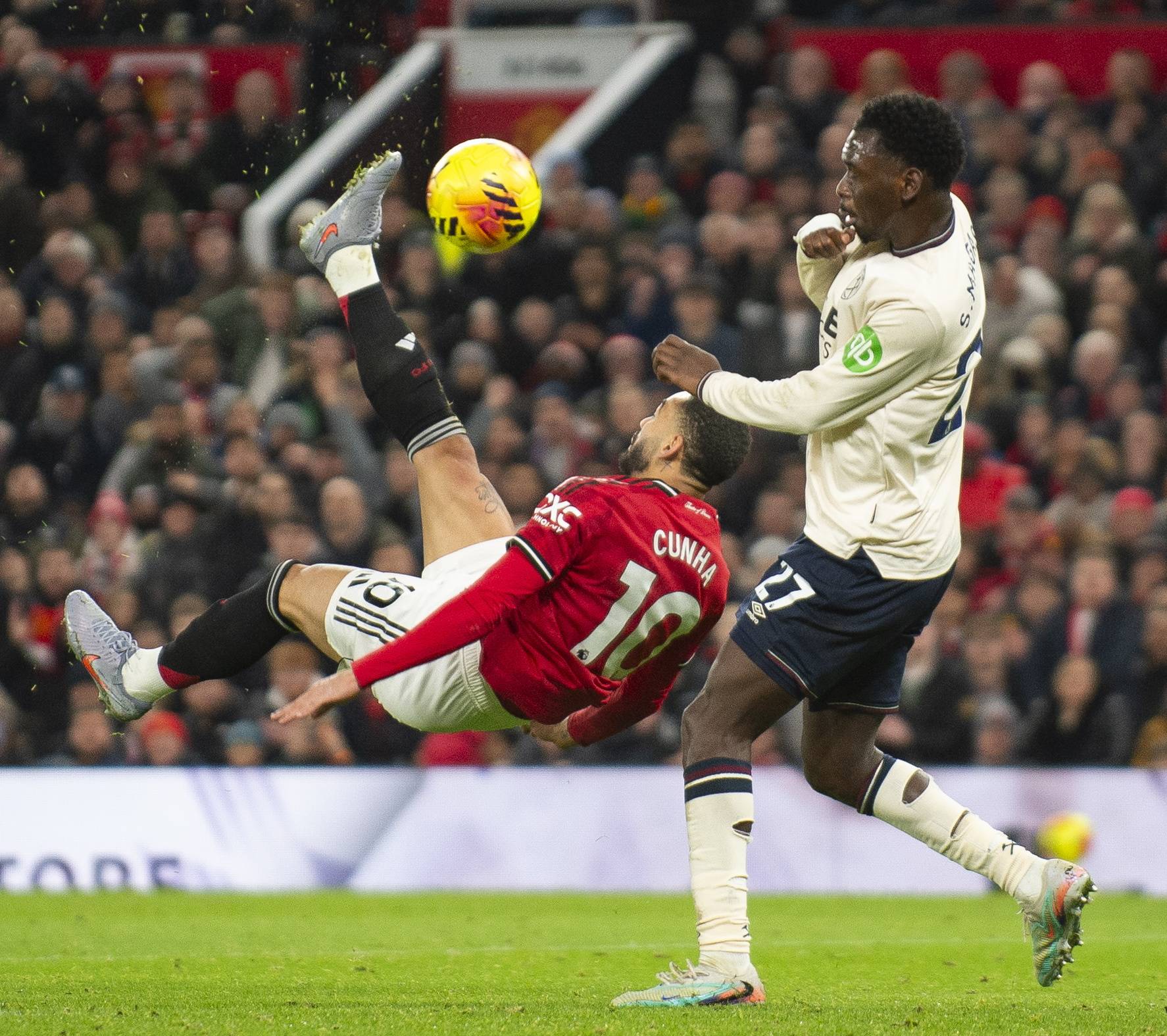 (外代二线)足球——英超联赛:曼联战平西汉姆联